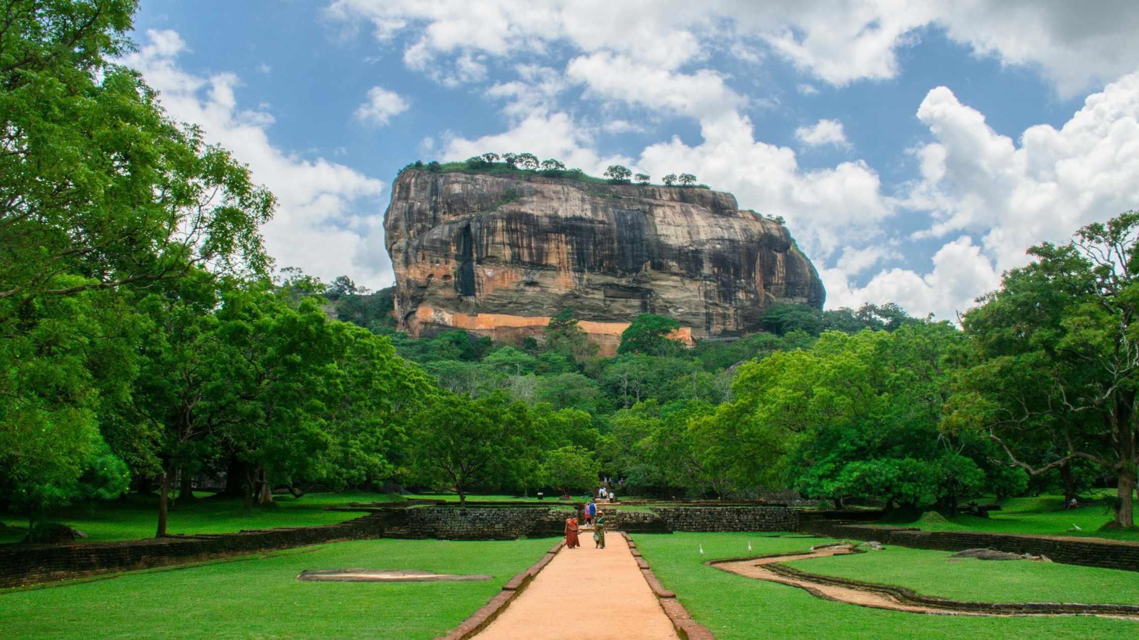 Exploring Sigiriya Rock Fortress: The Lion Rock That Touches the Sky