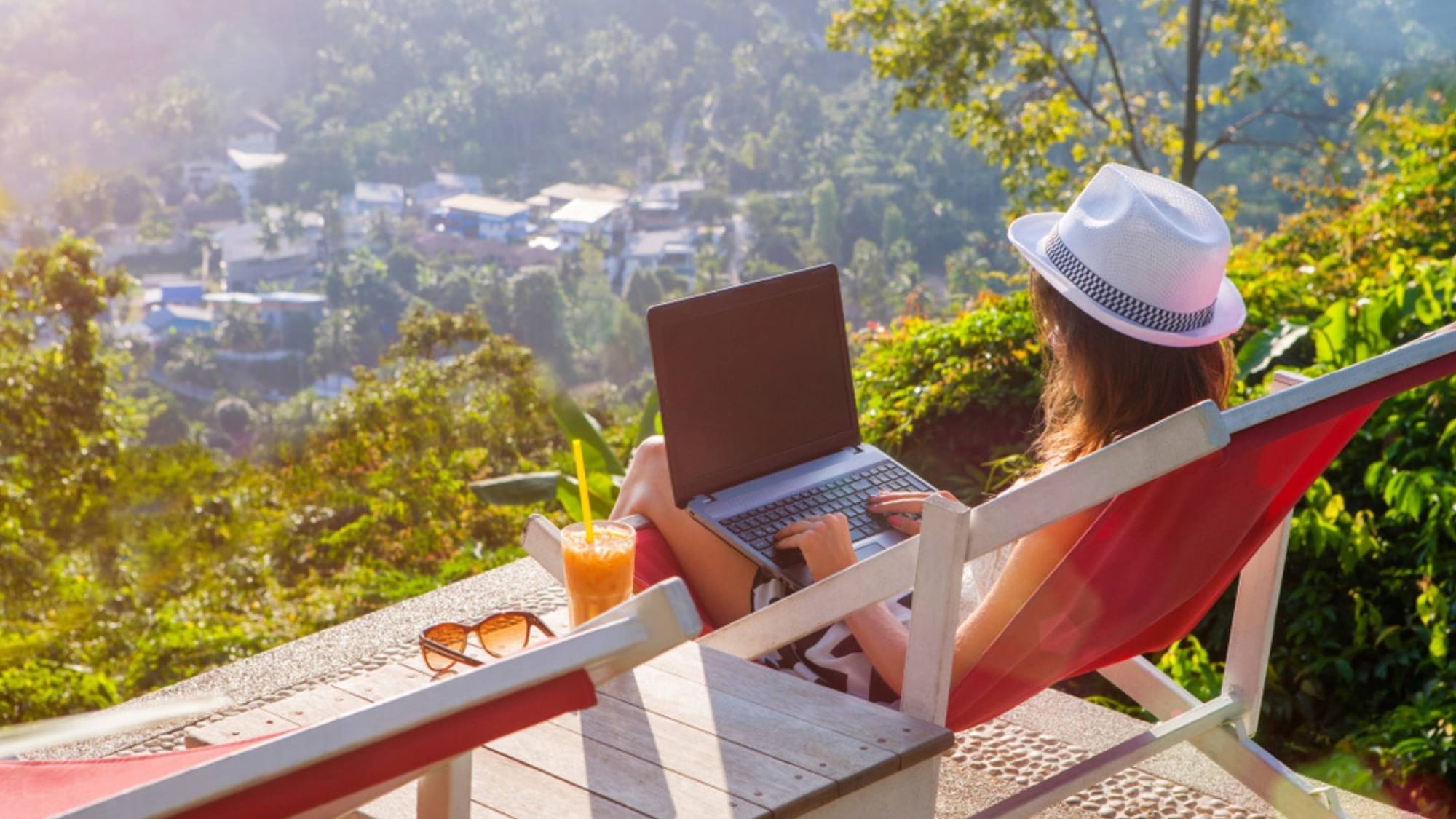 Sri Lanka Digital Nomad Guide 2025: Visas, WiFi & Best Locations