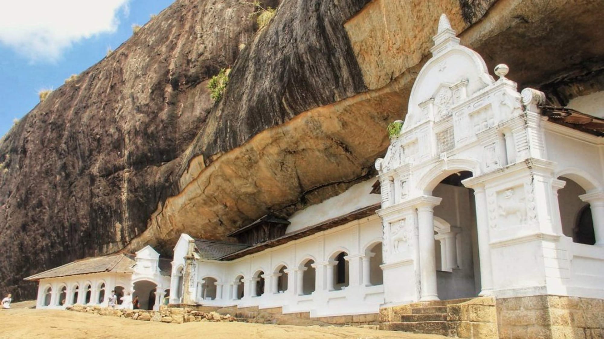 Dambulla Cave Temple: Complete Visitor Guide